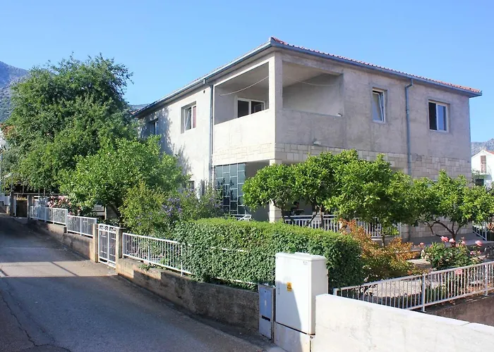 Apartments With Parking Space Orebic, Peljesac - 10082 *